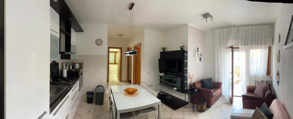 Casa Polly 3 - Ampio Appartamento In Ottima Posizione A Corciano Frazione Ellera Chiugiana Perugia Exterior photo